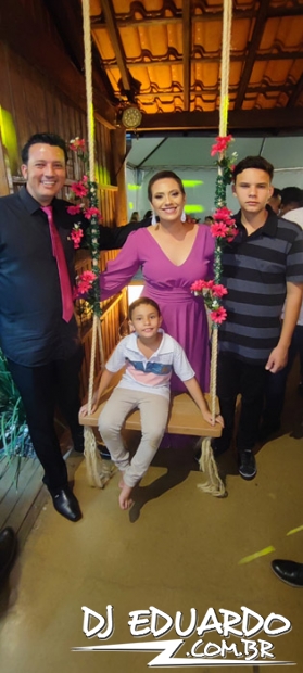 Você também pode ver as fotos usando as setas do seu teclado! Experimente!