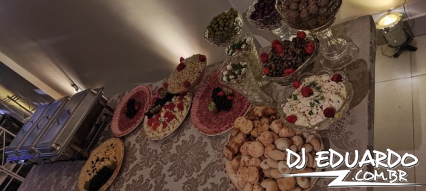 Você também pode ver as fotos usando as setas do seu teclado! Experimente!