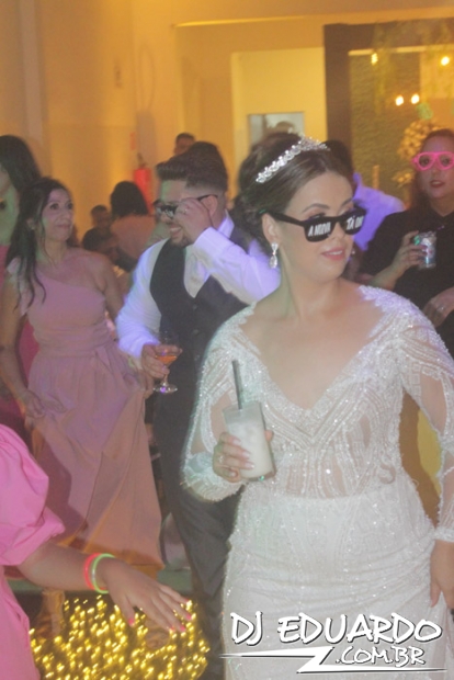 Você também pode ver as fotos usando as setas do seu teclado! Experimente!