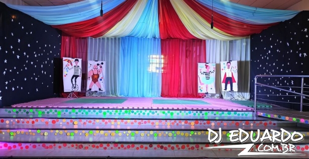 Você também pode ver as fotos usando as setas do seu teclado! Experimente!