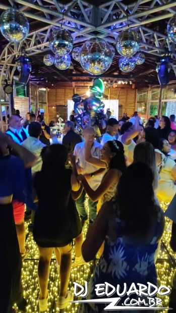 Você também pode ver as fotos usando as setas do seu teclado! Experimente!