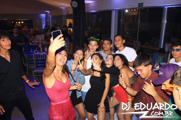 Você também pode ver as fotos usando as setas do seu teclado! Experimente!