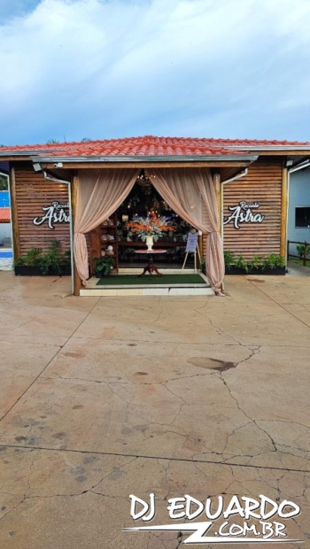 Você também pode ver as fotos usando as setas do seu teclado! Experimente!