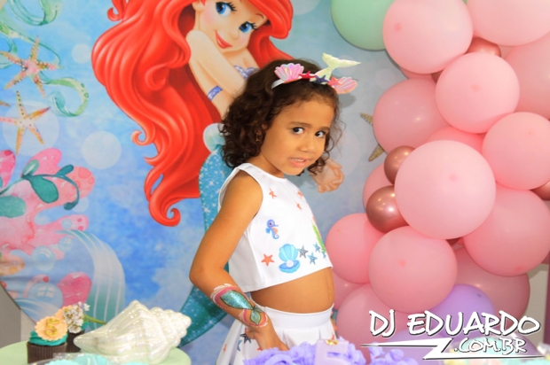 Você também pode ver as fotos usando as setas do seu teclado! Experimente!