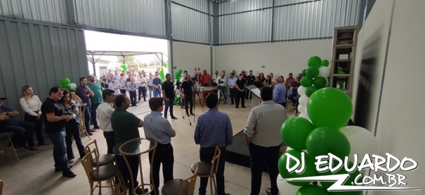 Você também pode ver as fotos usando as setas do seu teclado! Experimente!