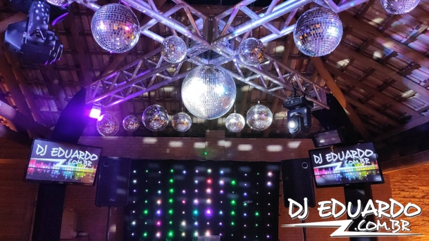 Você também pode ver as fotos usando as setas do seu teclado! Experimente!