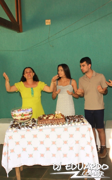 Você também pode ver as fotos usando as setas do seu teclado! Experimente!