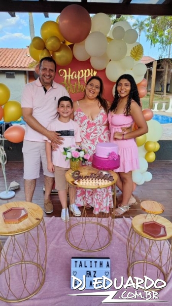 Você também pode ver as fotos usando as setas do seu teclado! Experimente!