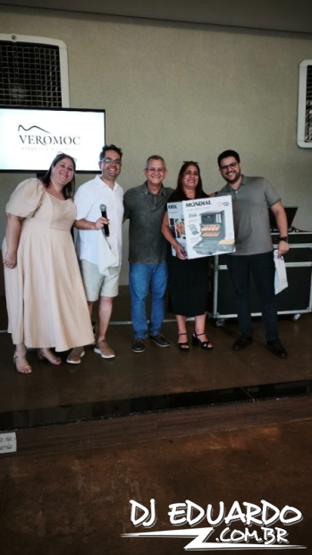 Você também pode ver as fotos usando as setas do seu teclado! Experimente!