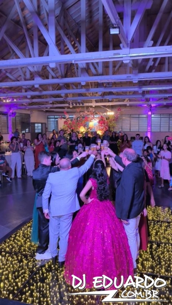 Você também pode ver as fotos usando as setas do seu teclado! Experimente!